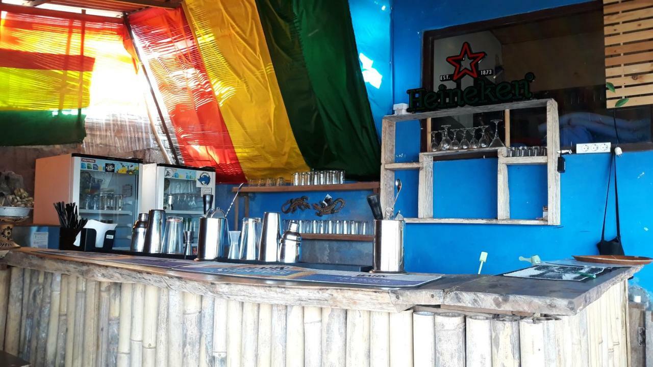 Barracuda Beach Hostel 아메드 외부 사진